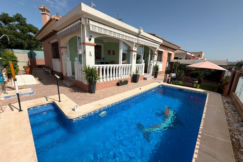 Reventa - Detached villa -
Los Montesinos - La Herrada