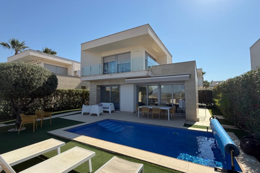 Reventa - Detached villa -
Orihuela - Costa Blanca Sur