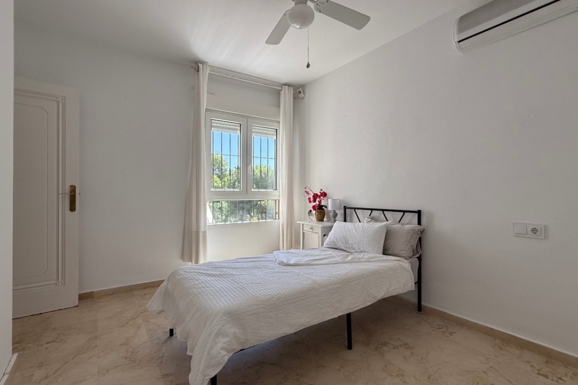 Reventa - Detached villa -
Orihuela - Costa Blanca Sur