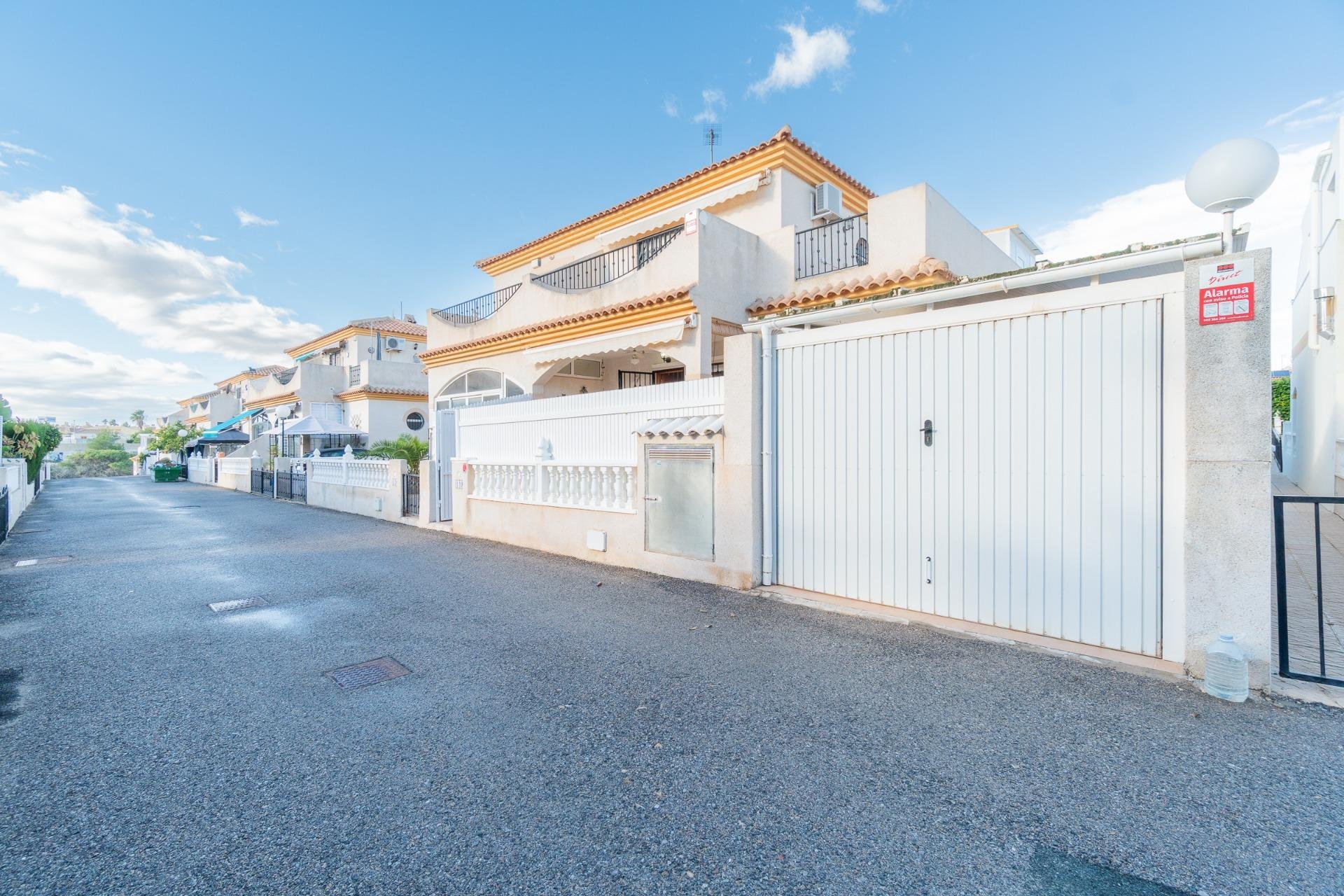 Reventa - Detached villa -
Orihuela Costa - Playa Flamenca