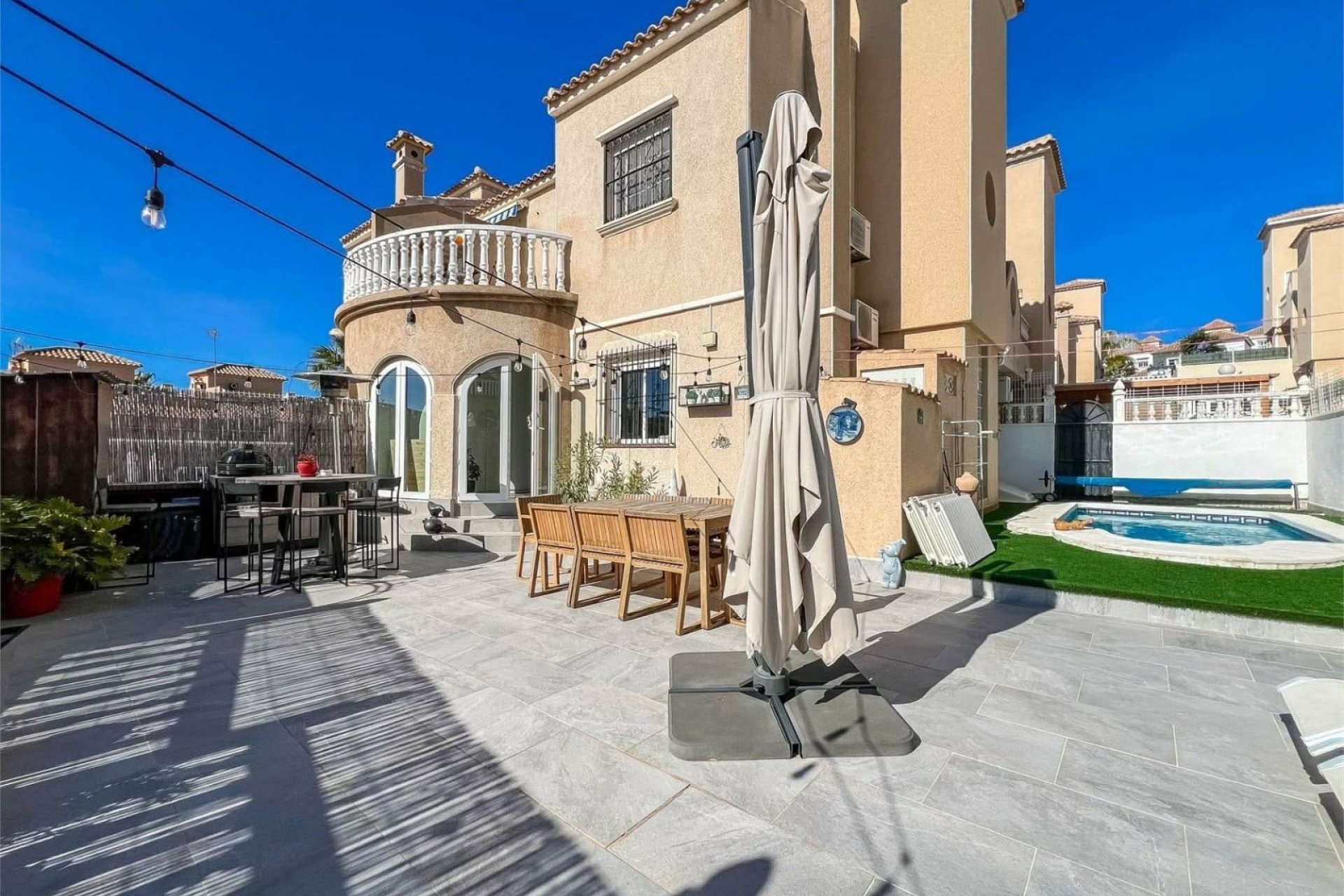 Reventa - Detached villa -
Orihuela Costa - Villamartin