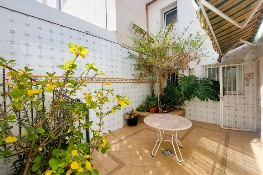 Reventa - Detached villa -
Torrevieja - Center