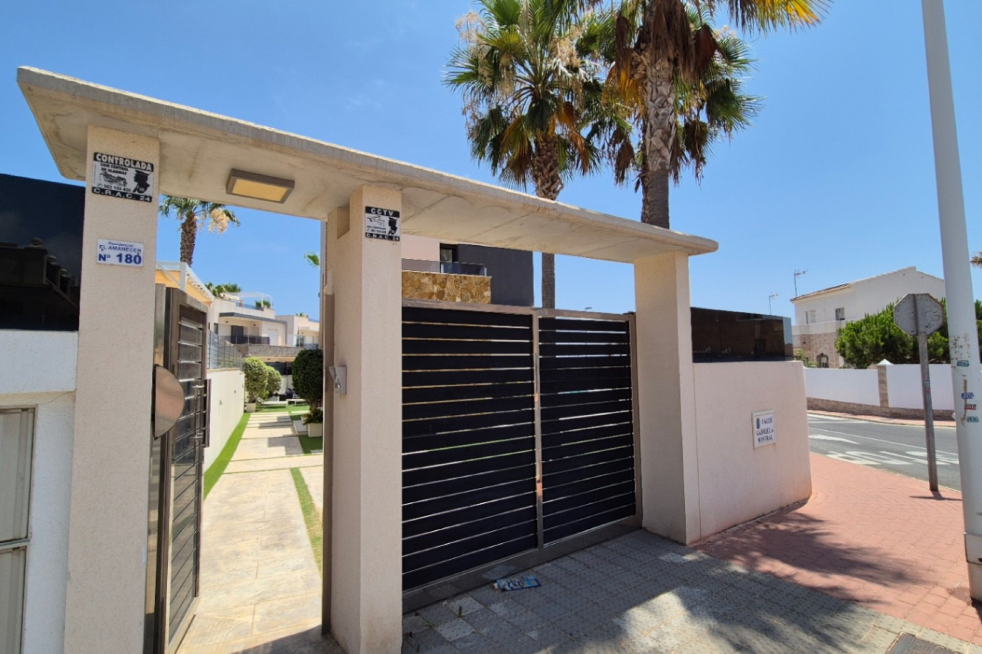 Reventa - Detached villa -
Torrevieja - Costa Blanca Sur