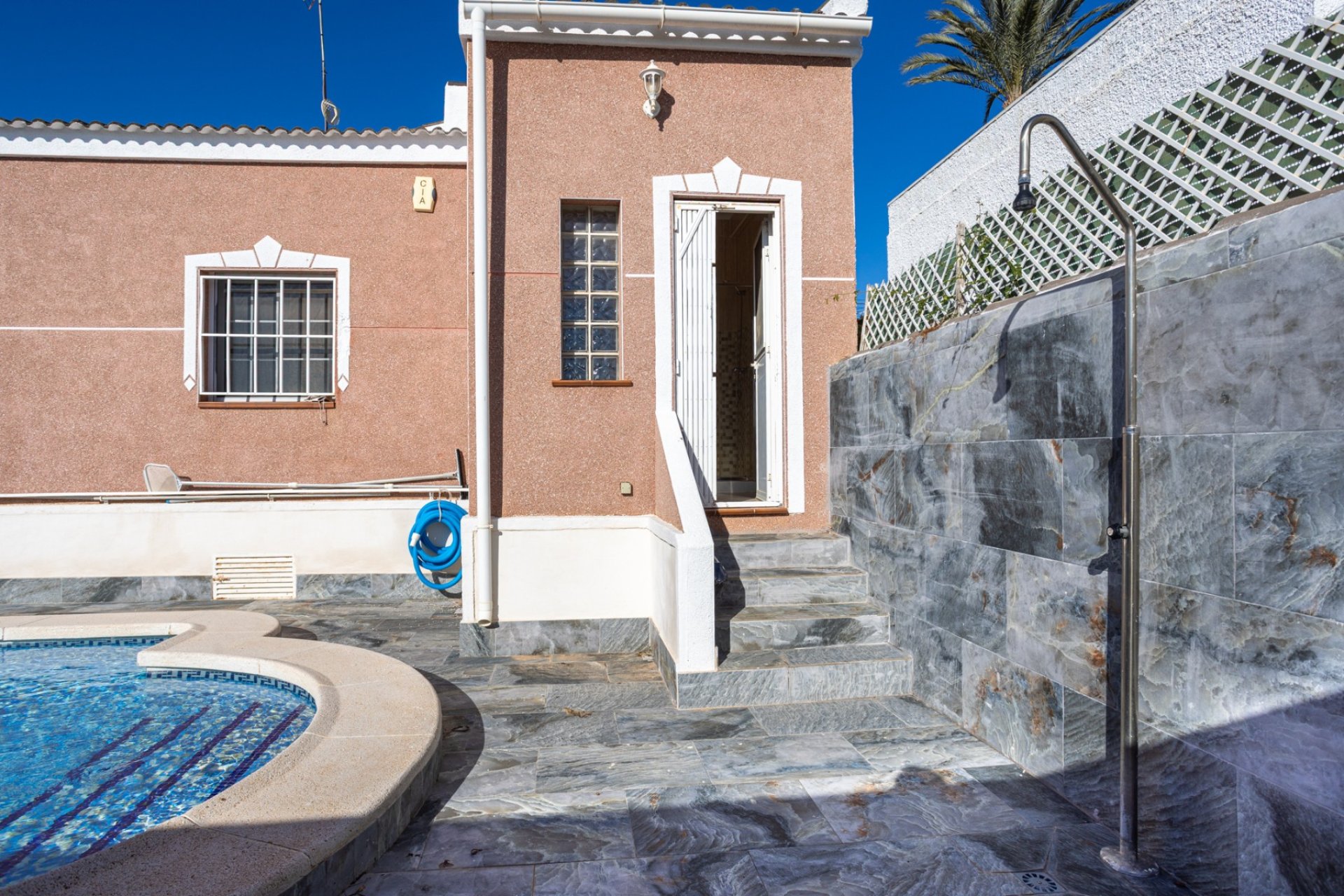 Reventa - Detached villa -
Torrevieja - Urbanización San Luis