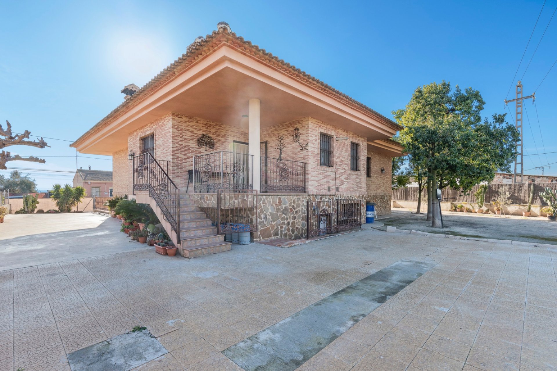 Reventa - Finca -
Beniel - Carretera de Beniel