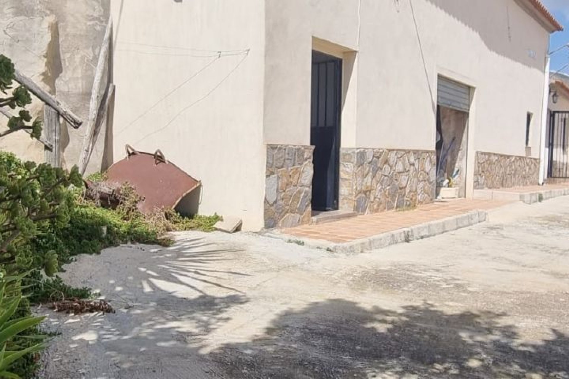 Reventa - Finca -
Hondón de las Nieves