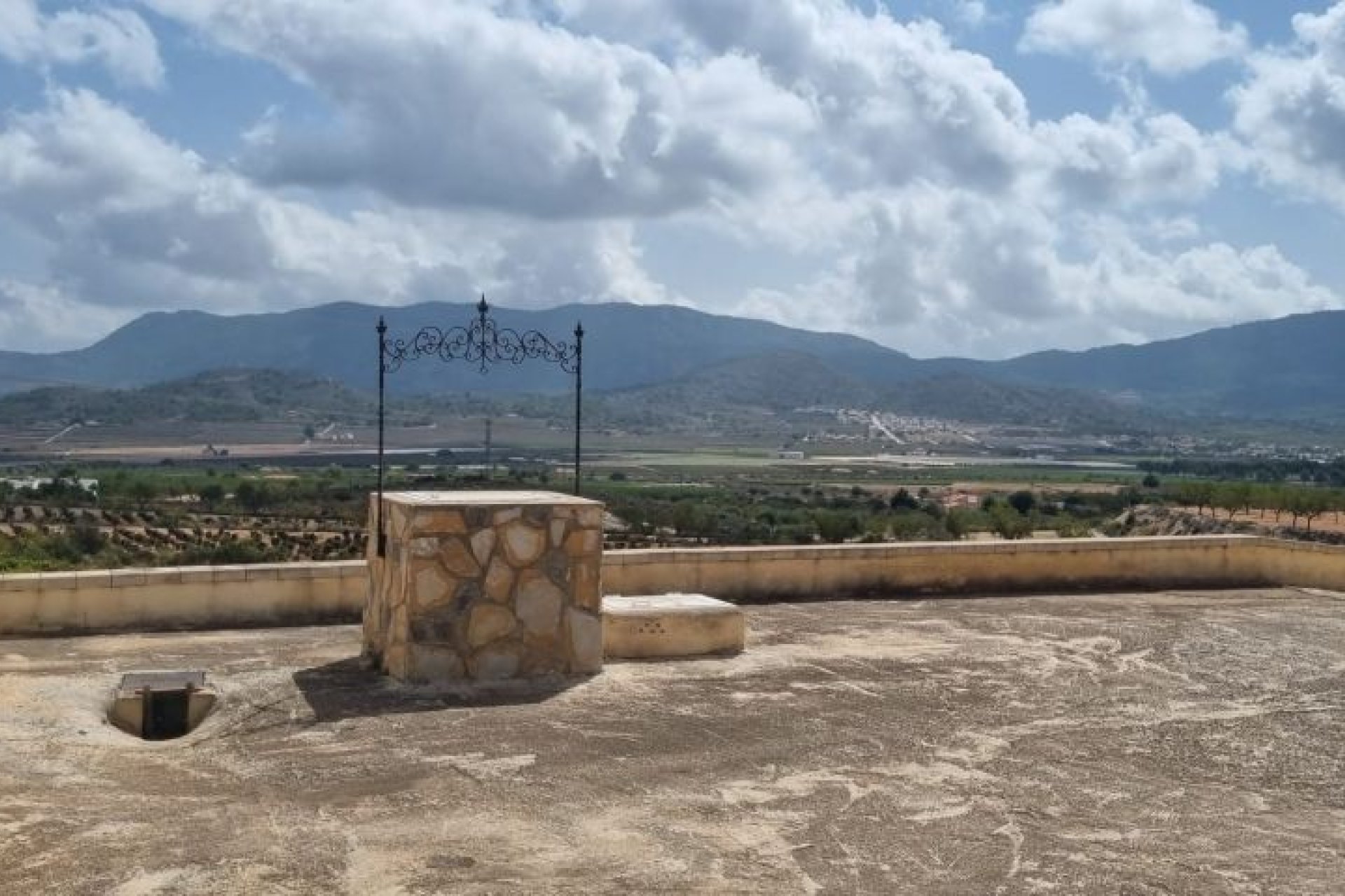 Reventa - Finca -
Hondón de las Nieves