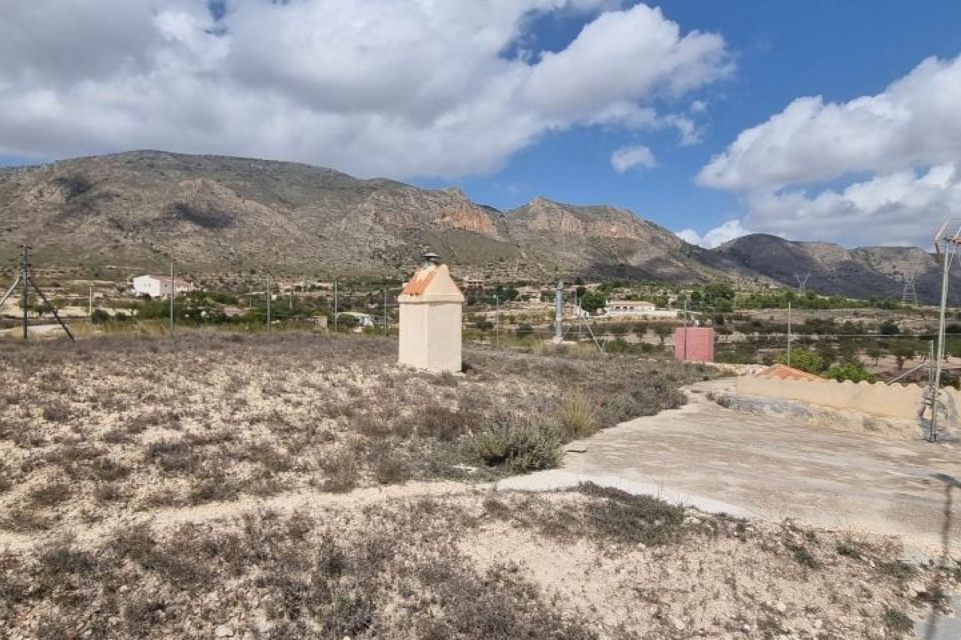 Reventa - Finca -
Hondón de las Nieves