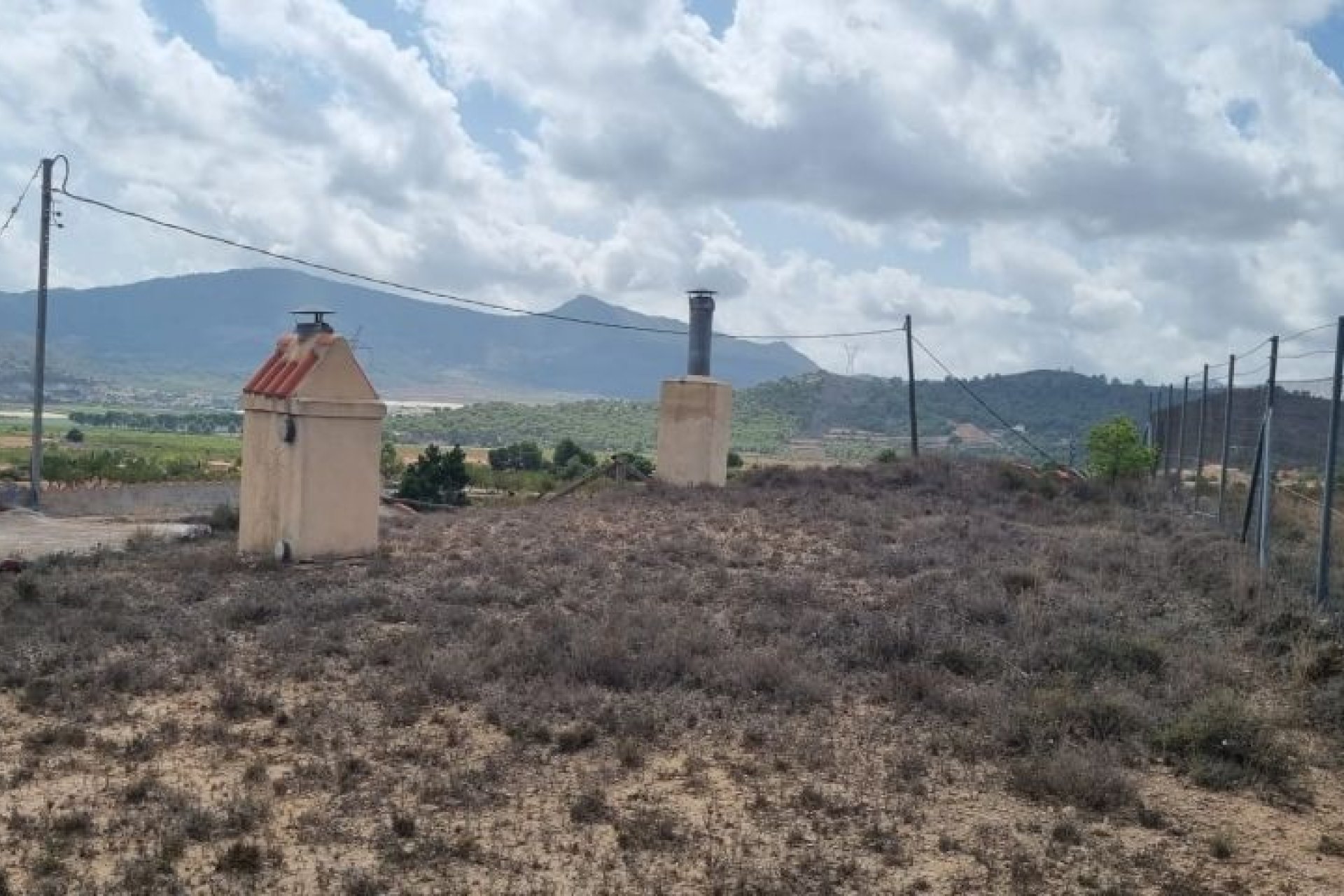 Reventa - Finca -
Hondón de las Nieves