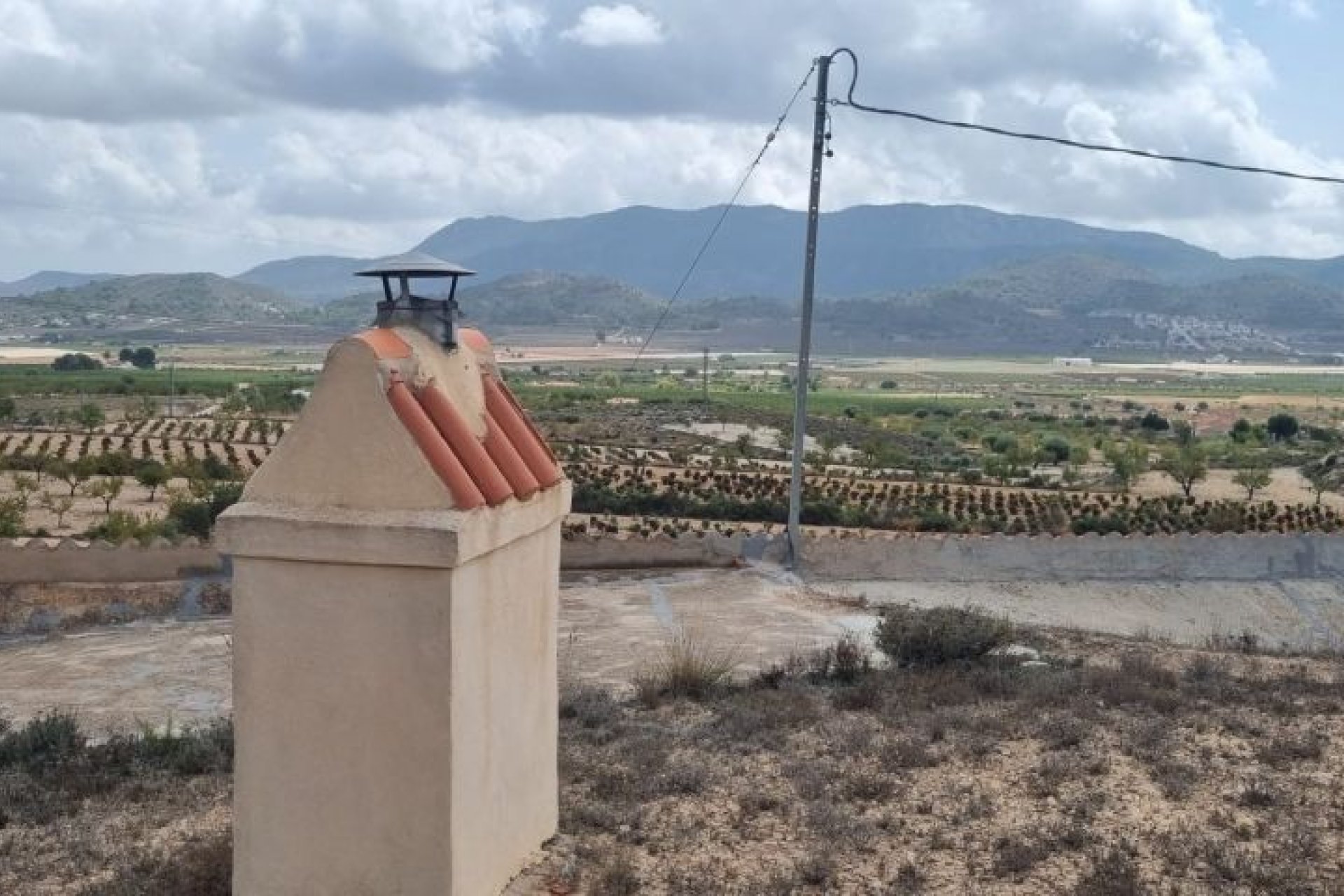 Reventa - Finca -
Hondón de las Nieves