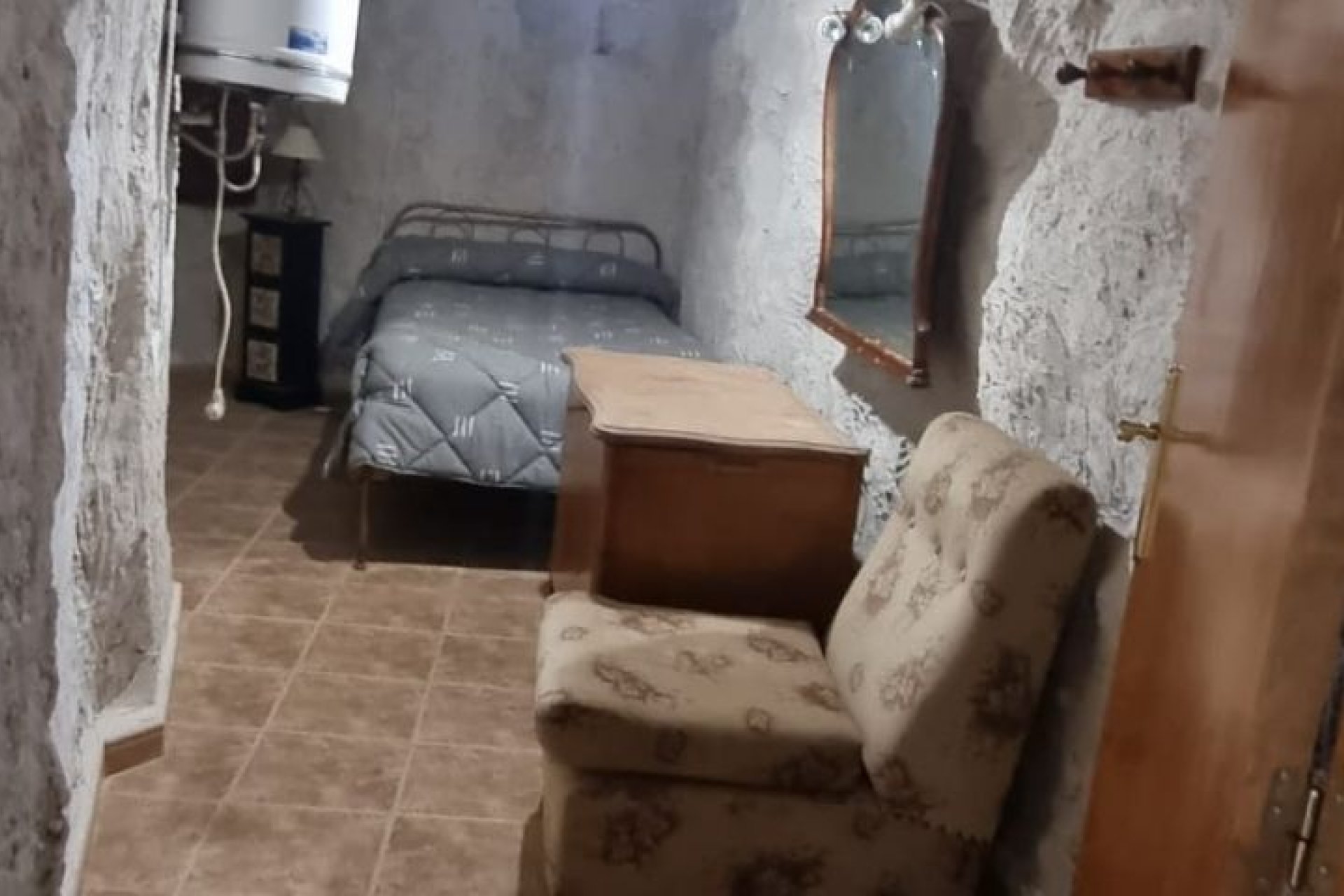 Reventa - Finca -
Hondón de las Nieves