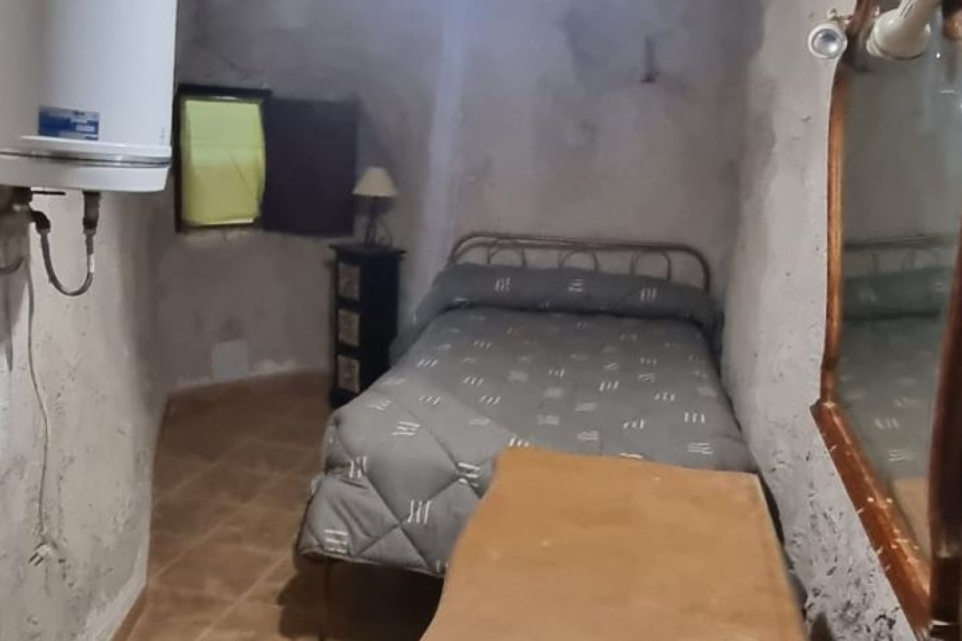 Reventa - Finca -
Hondón de las Nieves