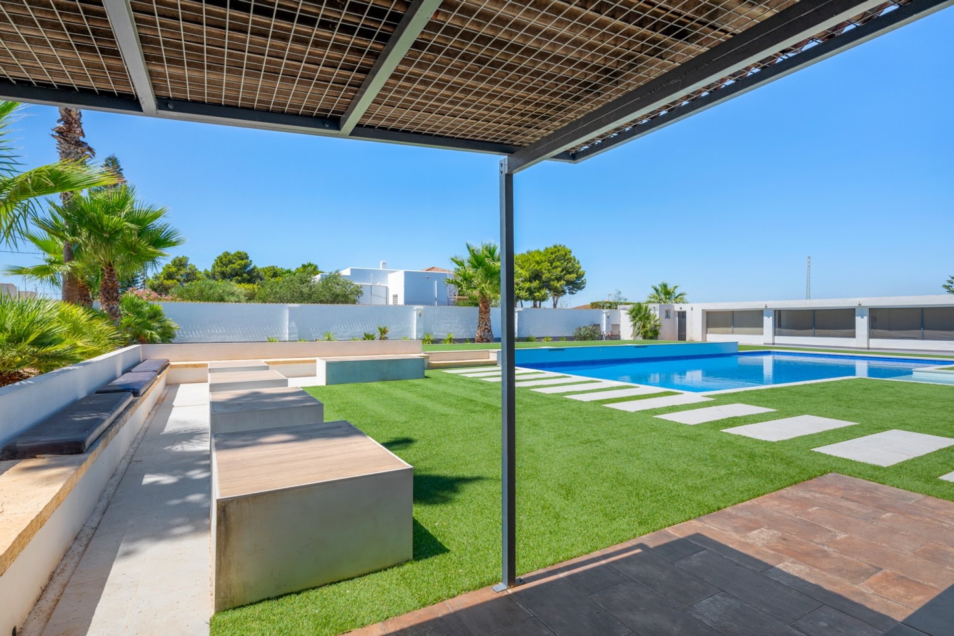 Reventa - Finca -
Los Montesinos - La Herrada