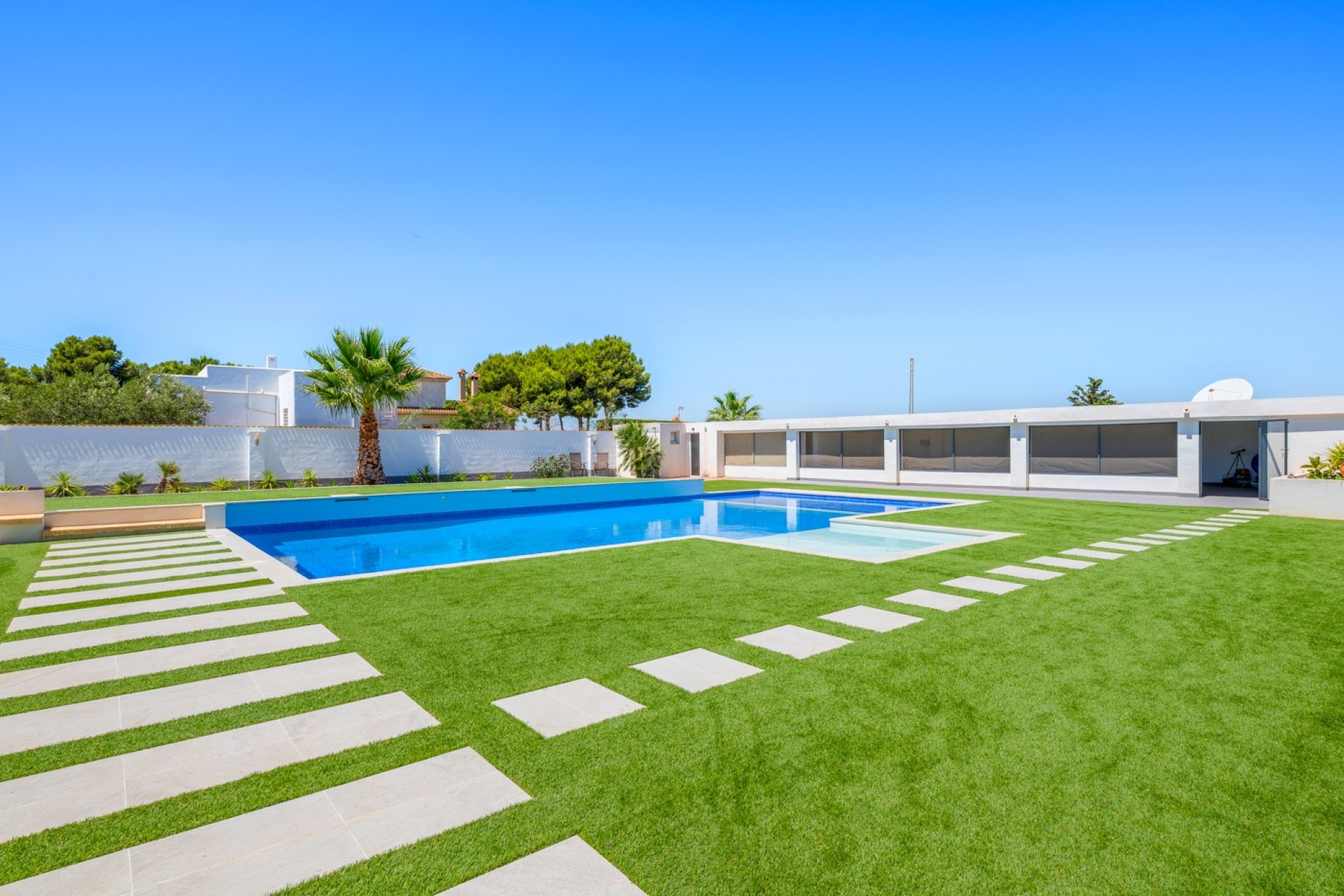 Reventa - Finca -
Los Montesinos - La Herrada