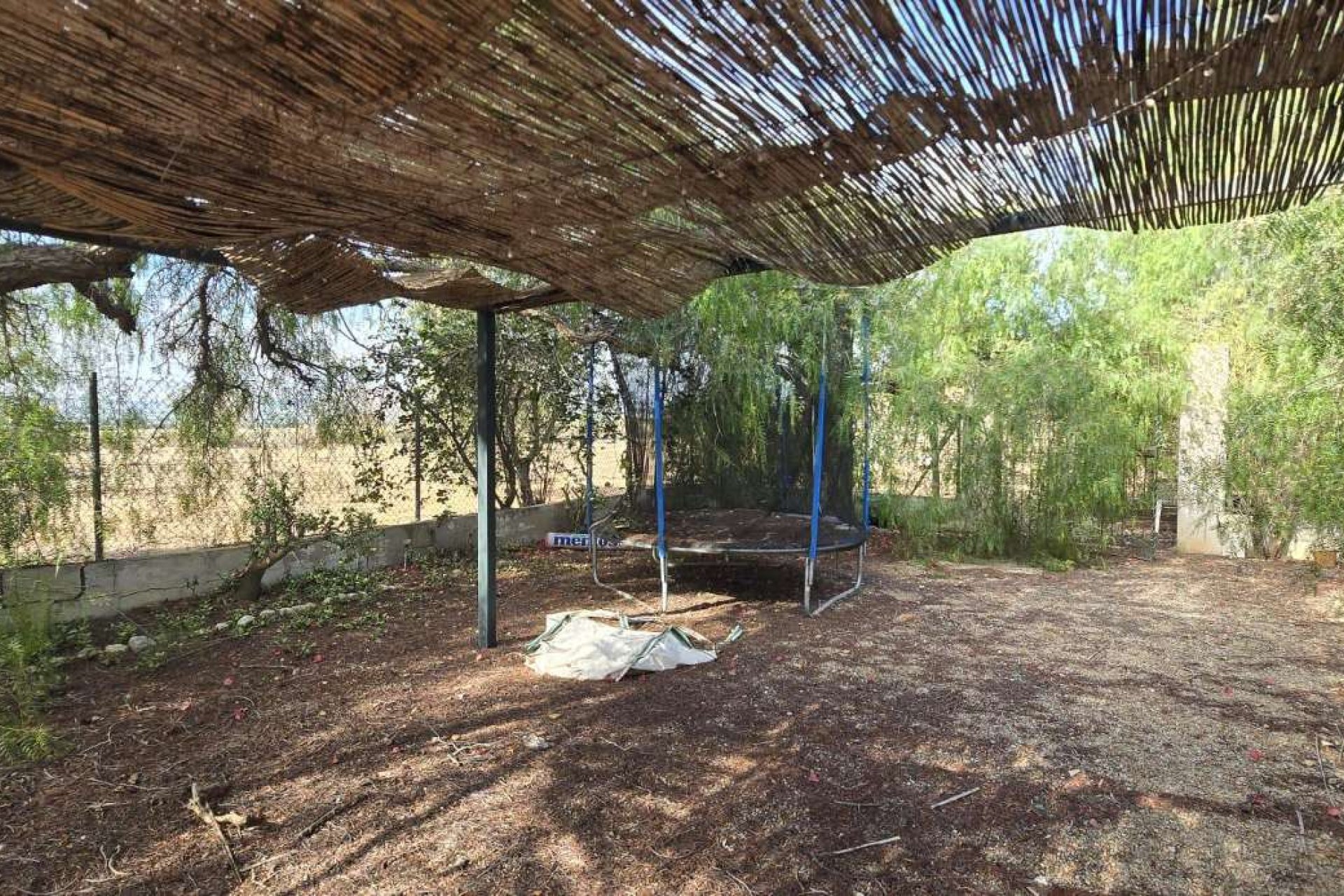 Reventa - Finca -
Los Montesinos