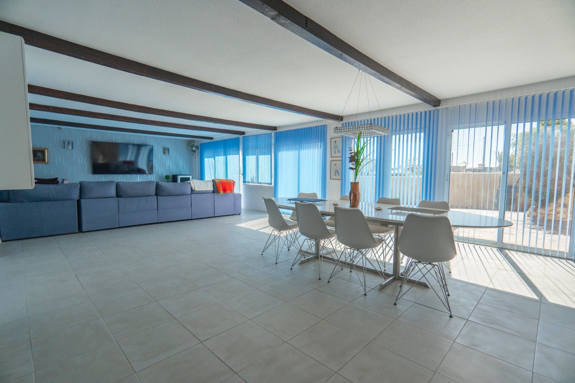 Reventa - Finca -
Los Montesinos