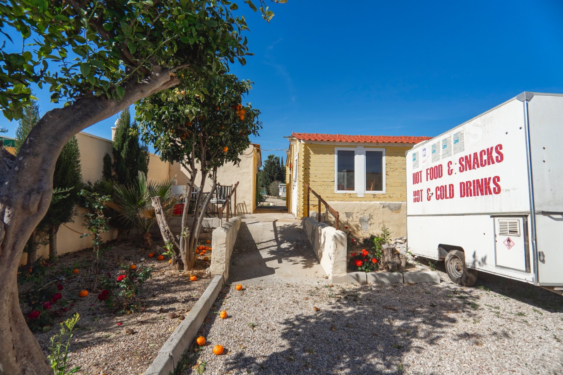 Reventa - Finca -
Los Montesinos