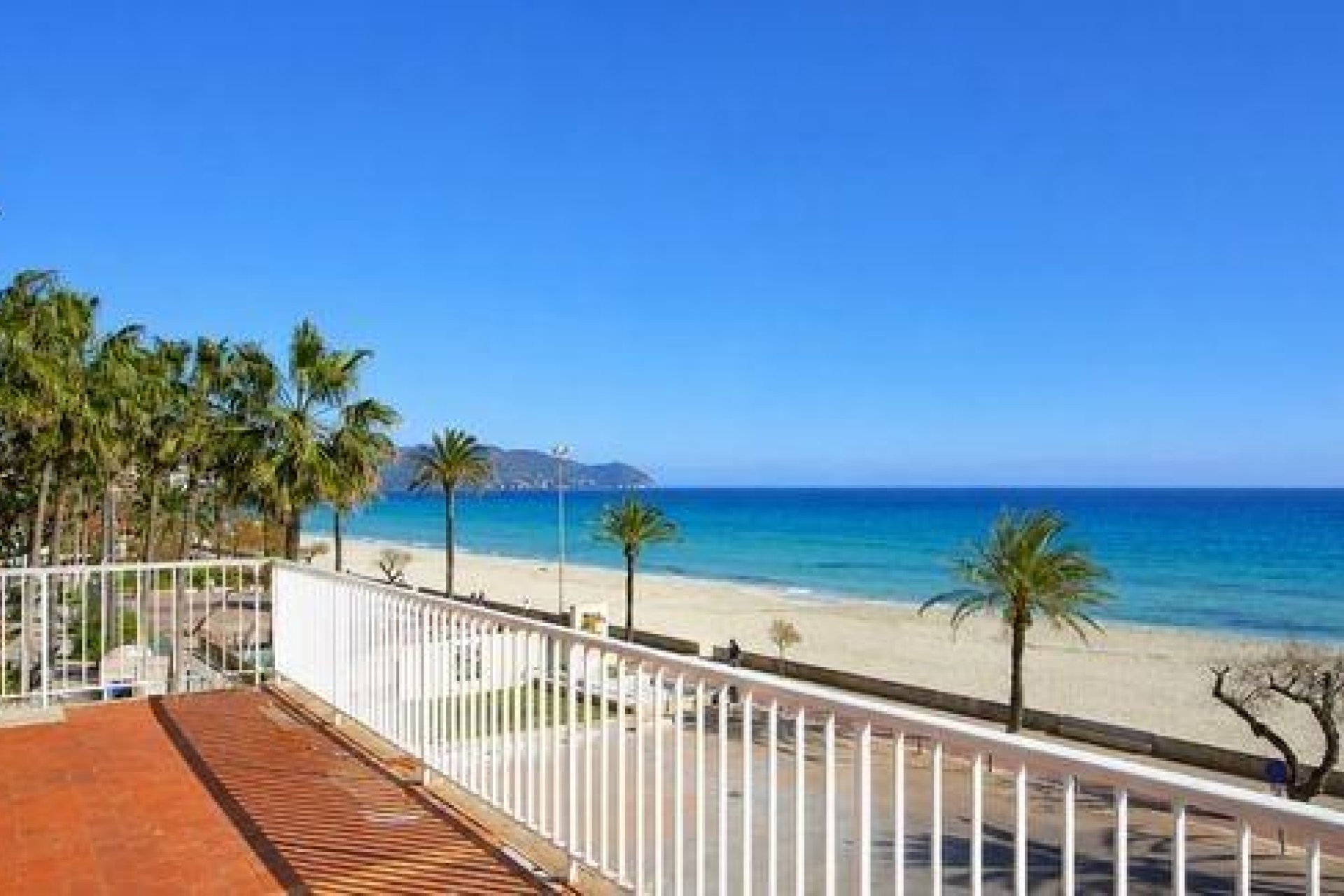 Reventa - Hotel -
Son Servera - Primera linea de playa de cala bona