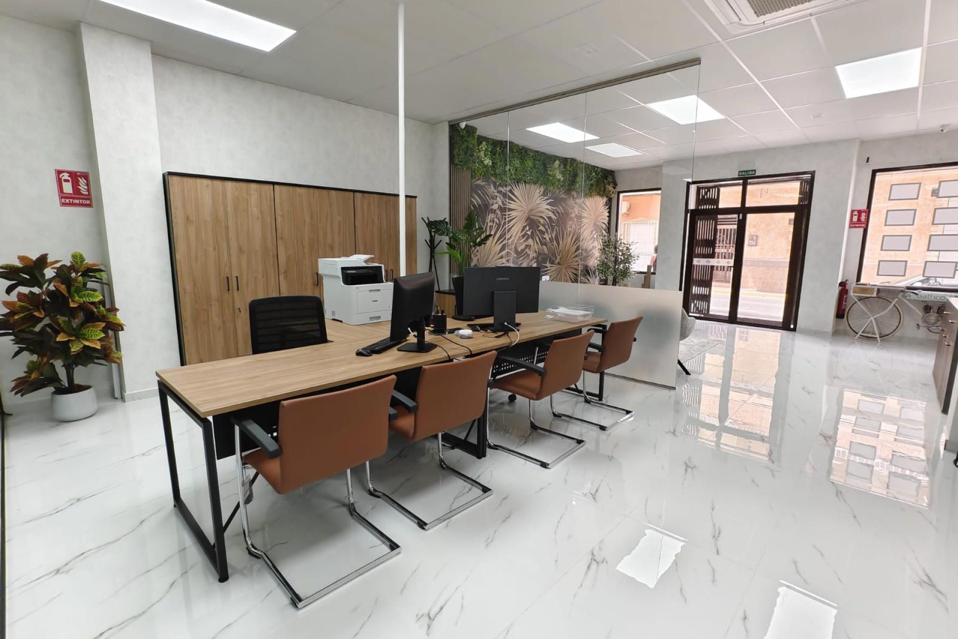 Reventa - Locales Comerciales -
Los Montesinos