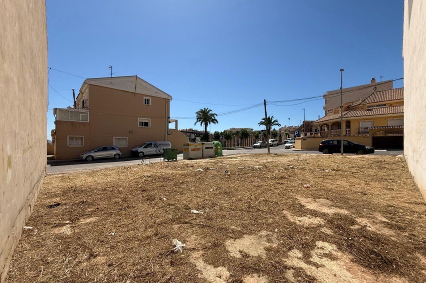 Reventa - Parcela / Terreno -
San Miguel - CENTRO URBANO