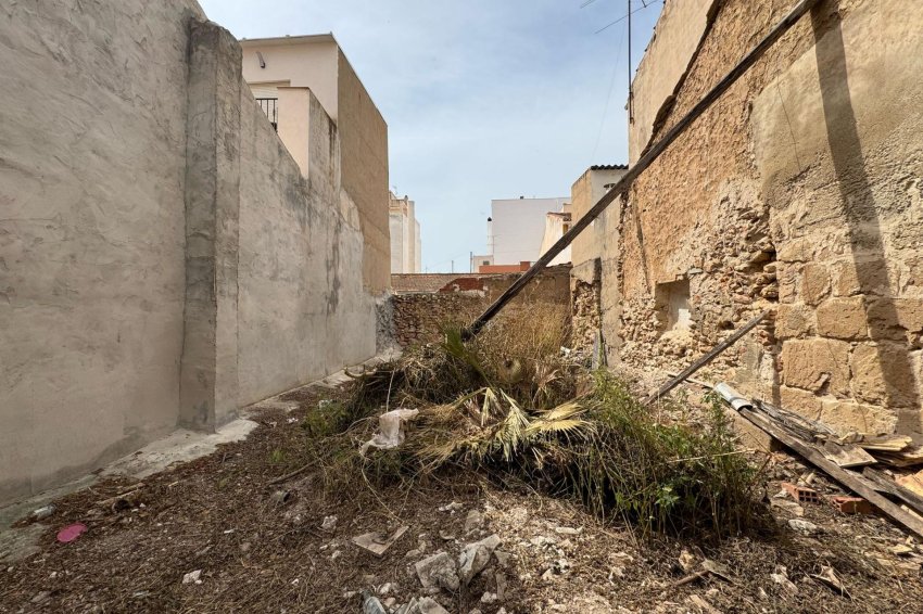 Reventa - Parcela / Terreno -
Torrevieja - Center