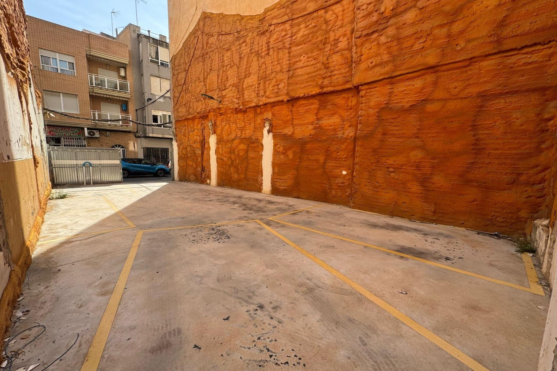 Reventa - Parcela / Terreno -
Torrevieja