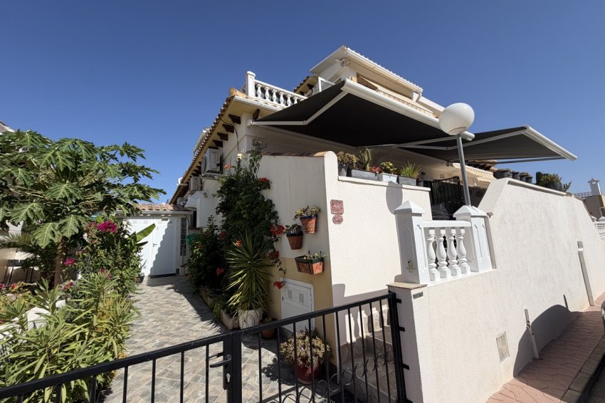 Reventa - Quad House -
Los Altos