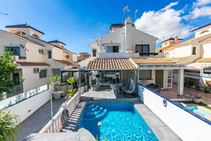 Reventa - Quad House -
Mil Palmeras - Riomar