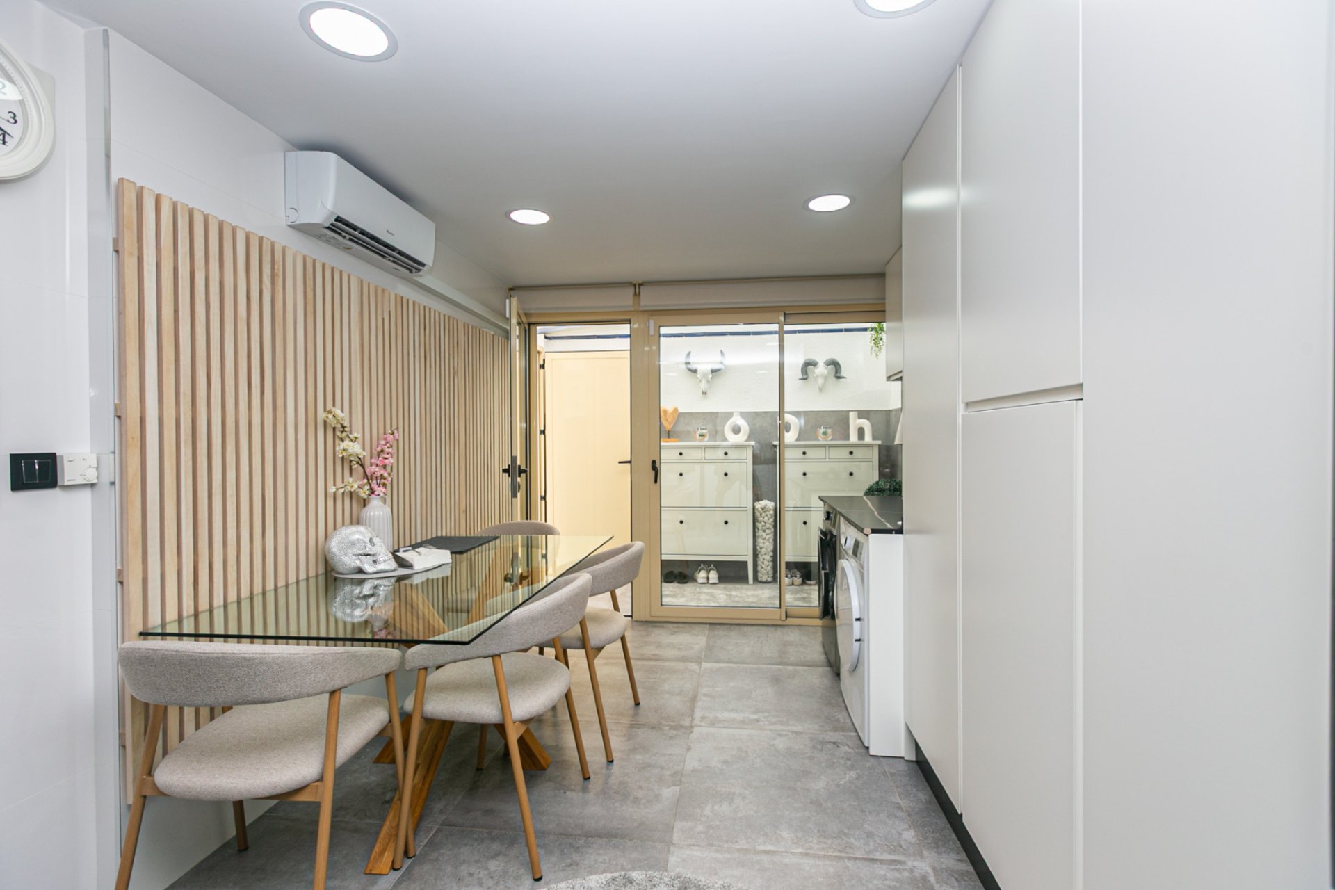 Reventa - Quad House -
Mil Palmeras - Riomar