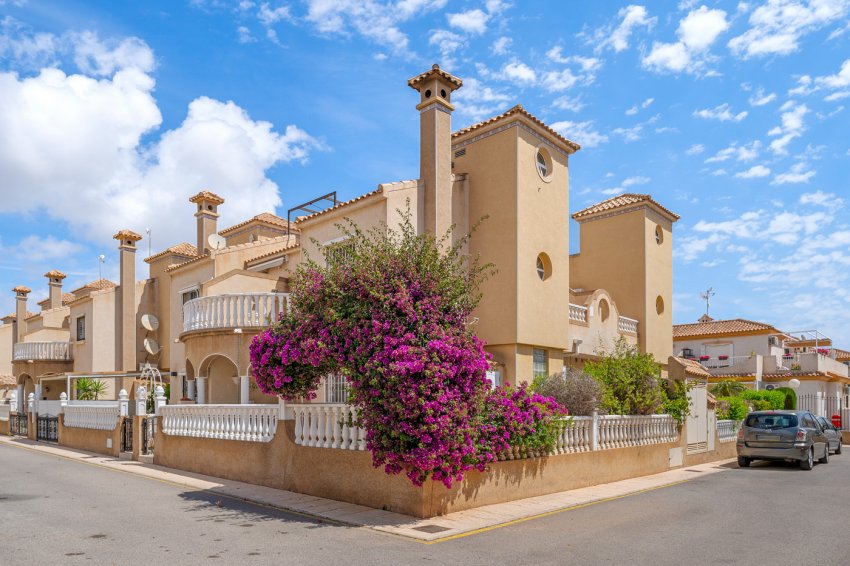 Reventa - Quad House -
Orihuela Costa - Playa Flamenca