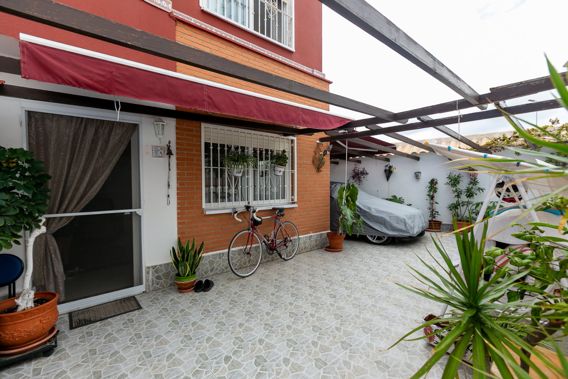 Reventa - Semi detached -
Los Altos