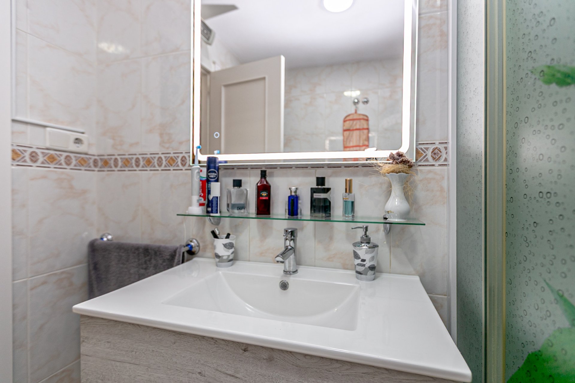 Reventa - Semi detached -
Los Altos