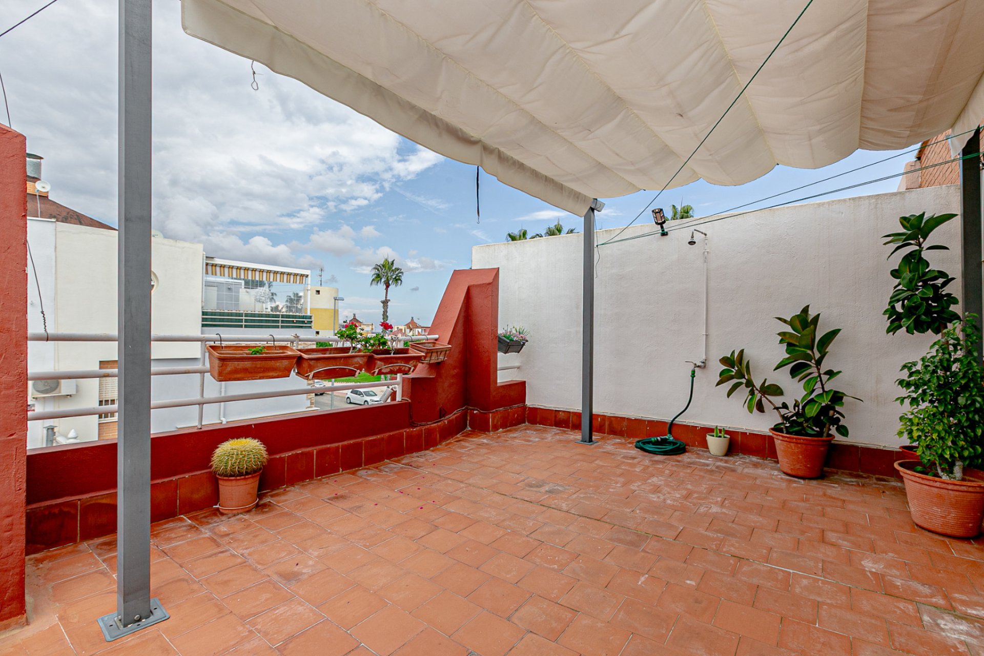 Reventa - Semi detached -
Los Altos