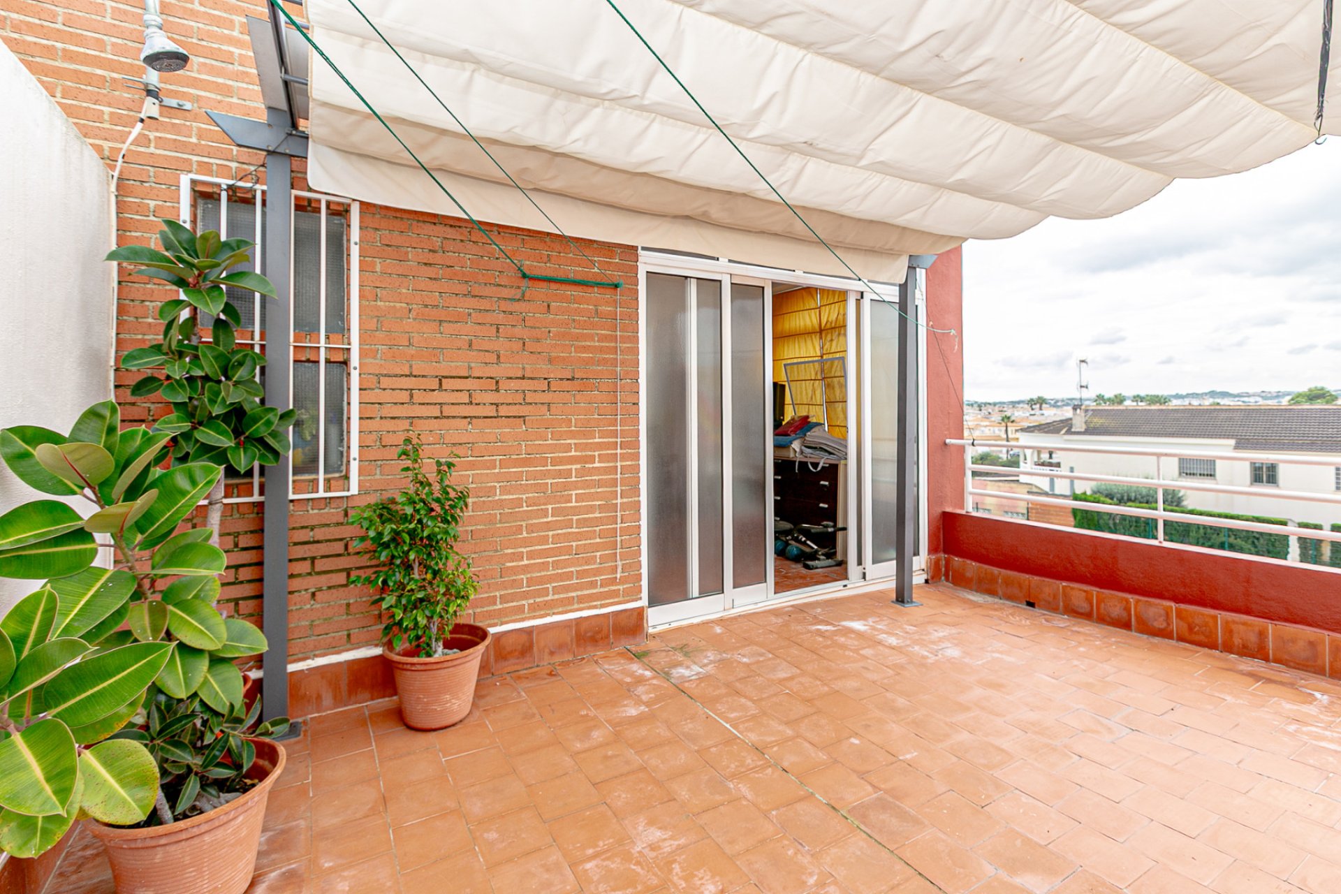 Reventa - Semi detached -
Los Altos
