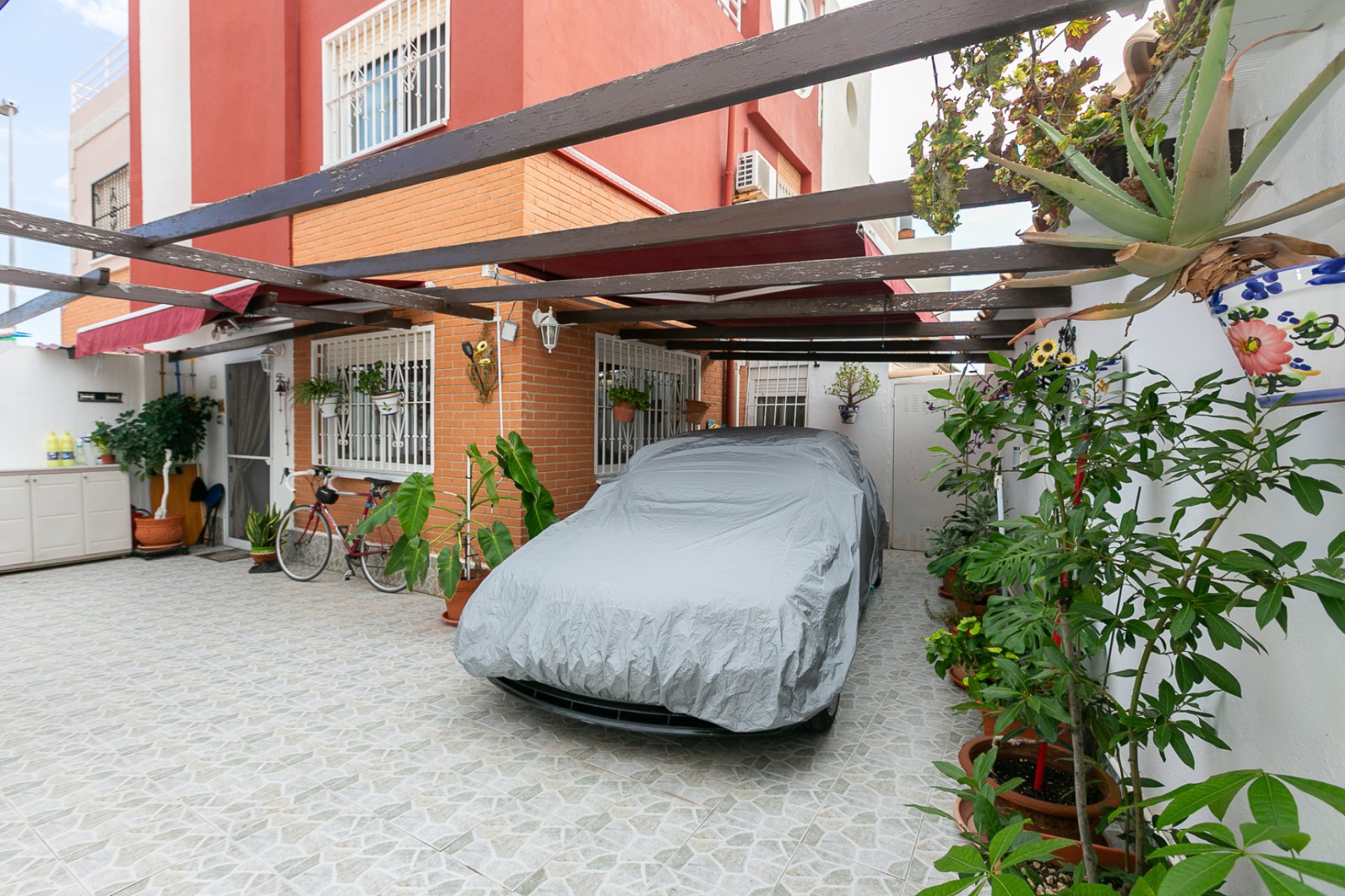 Reventa - Semi detached -
Los Altos