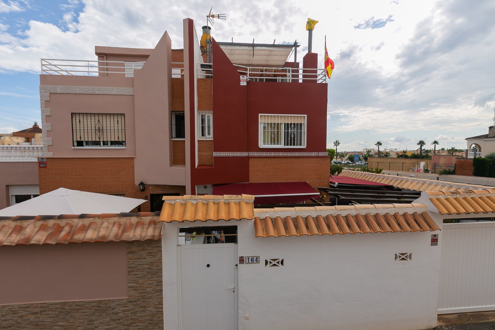 Reventa - Semi detached -
Los Altos