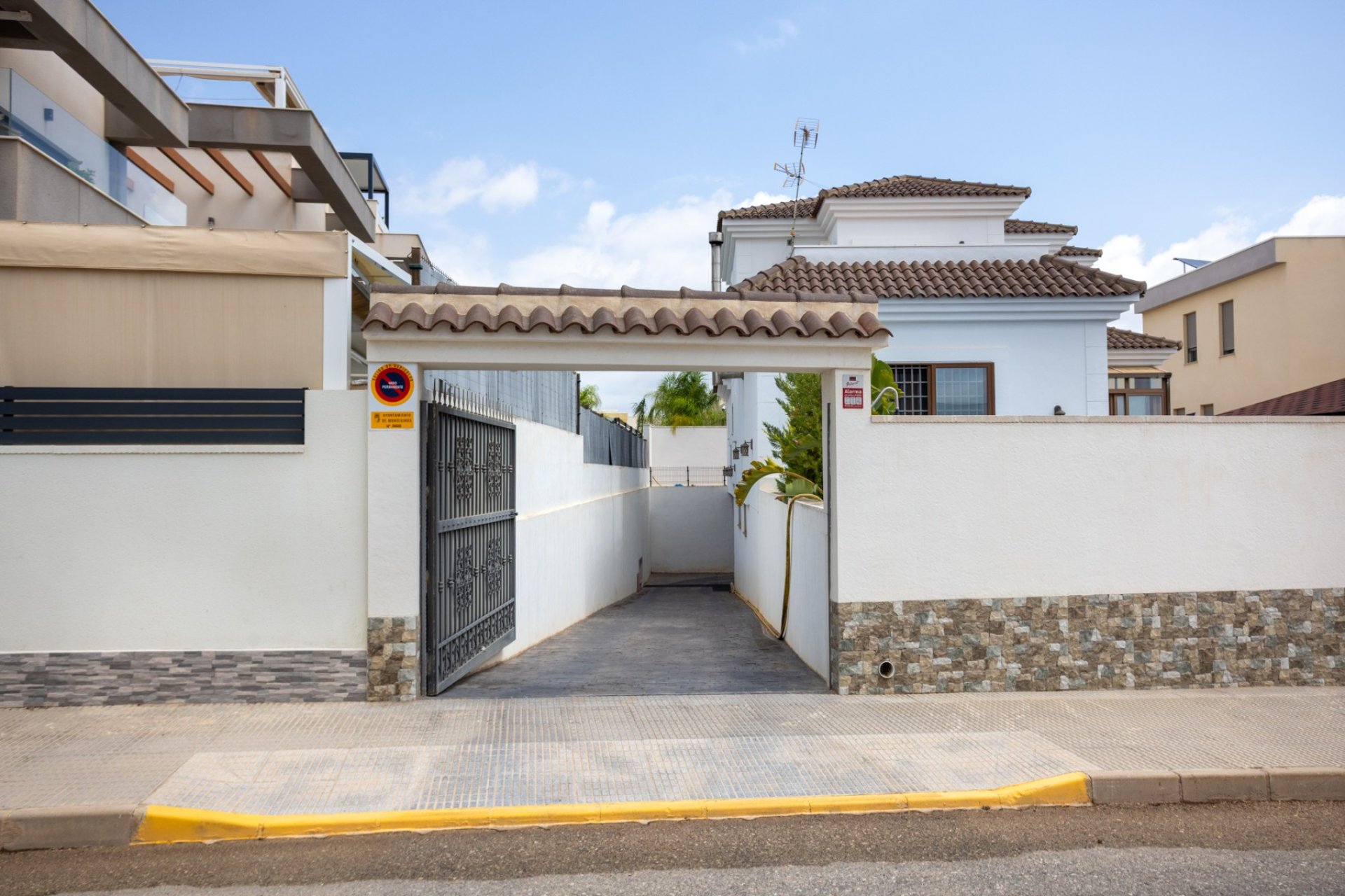 Reventa - Semi detached -
Los Montesinos - La Herrada