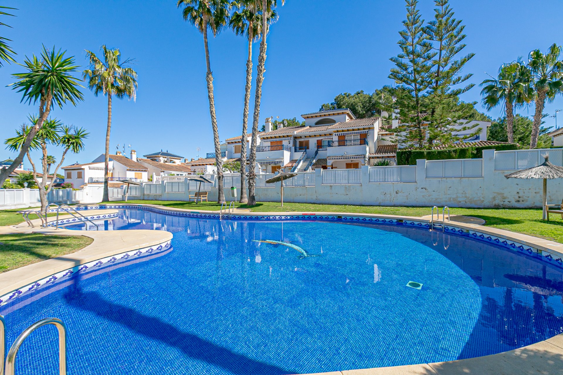 Reventa - Semi detached -
Mil Palmeras - Riomar