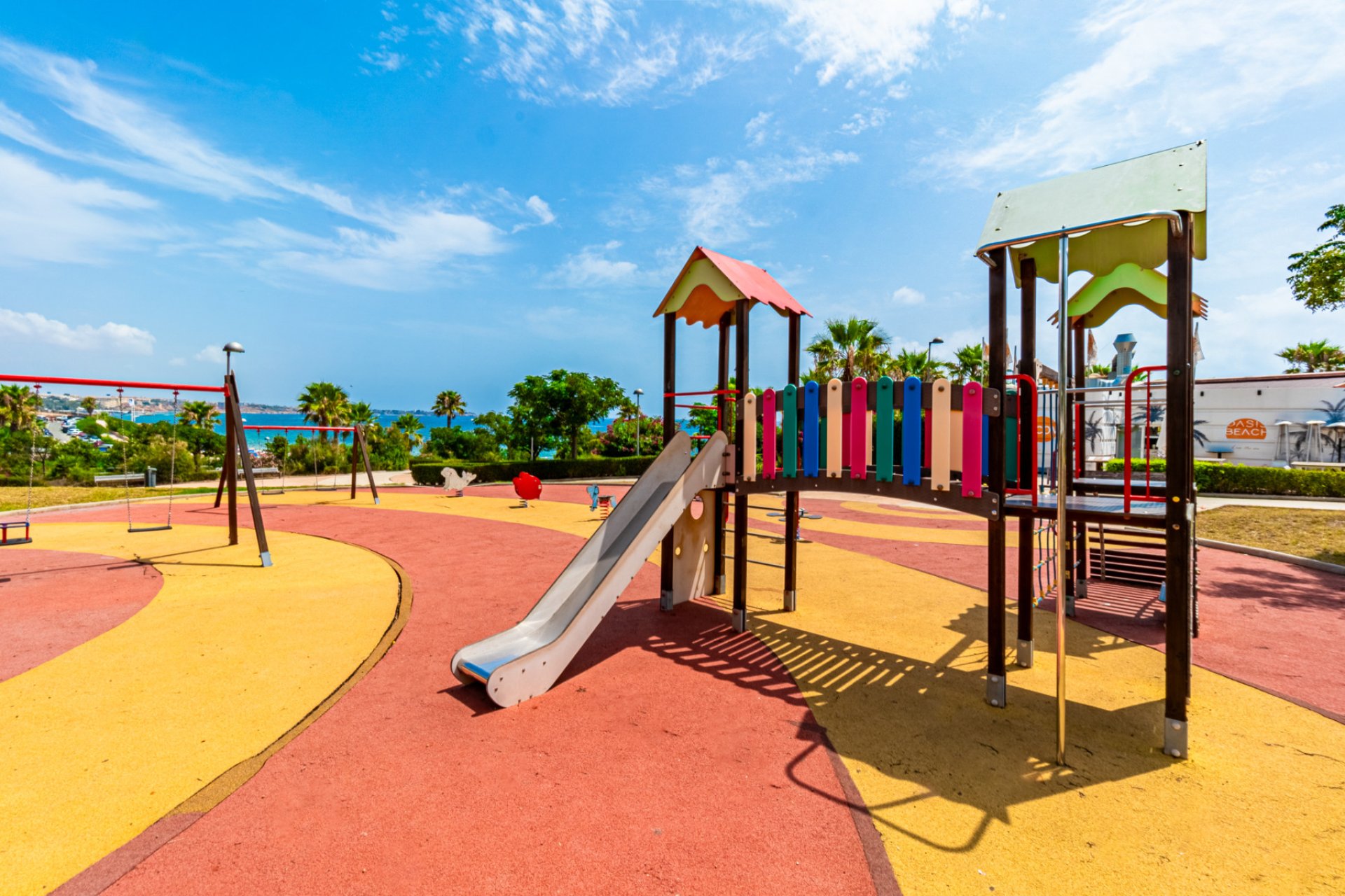 Reventa - Semi detached -
Mil Palmeras - Riomar