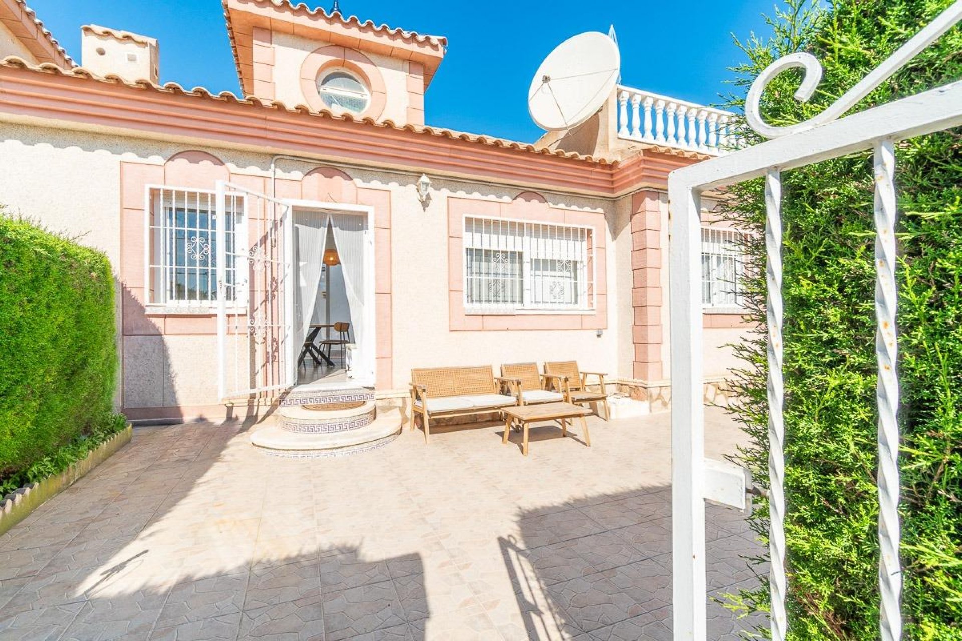 Reventa - Semi detached -
Orihuela Costa - Punta Prima