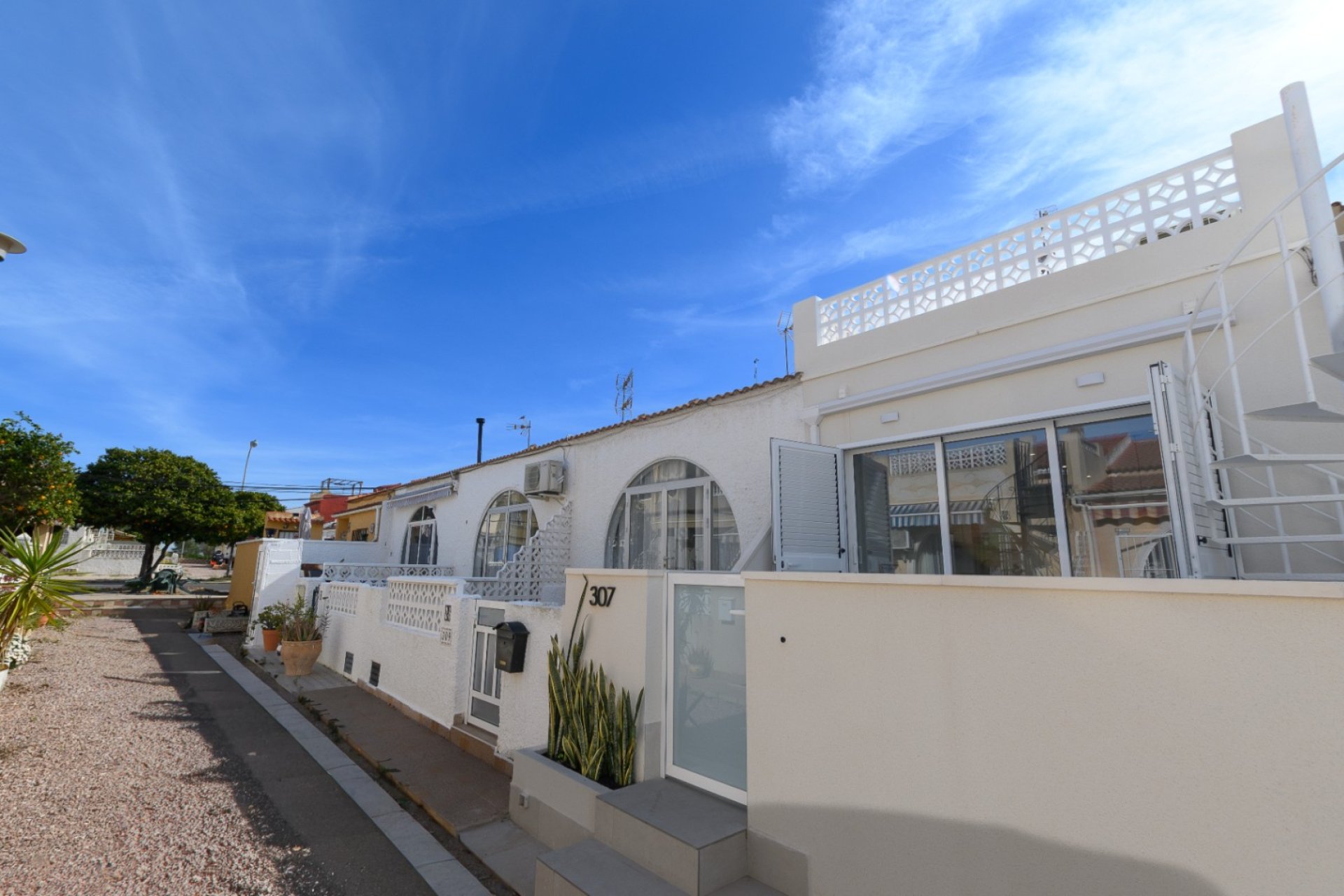 Reventa - terraced_house -
Torrevieja - El Chaparral