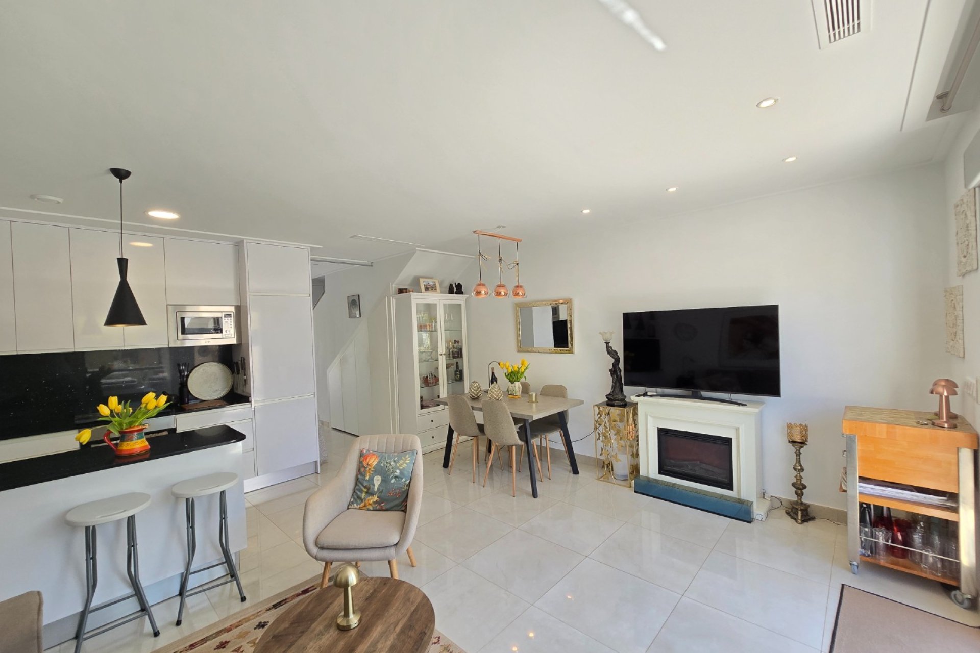 Reventa - Townhouse * -
Ciudad Quesada * - Doña Pepa *