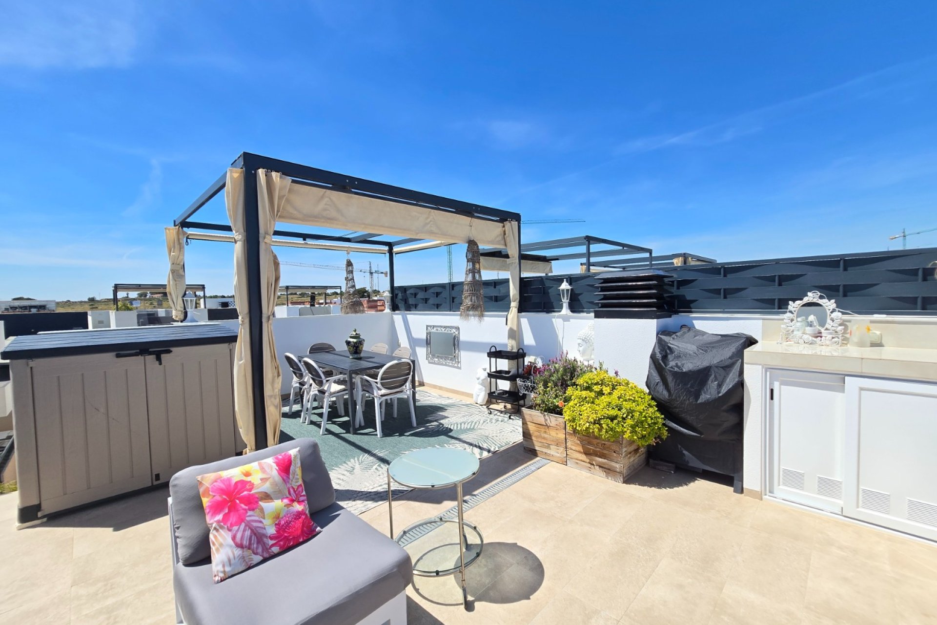 Reventa - Townhouse * -
Ciudad Quesada * - Doña Pepa *