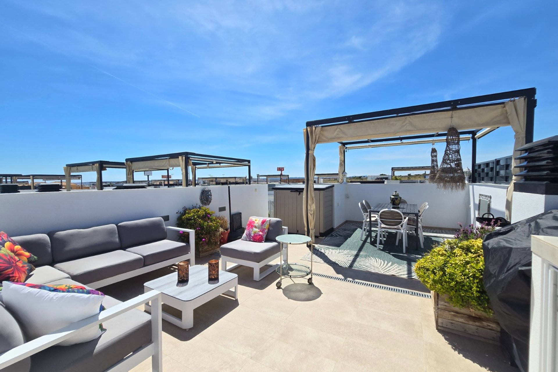 Reventa - Townhouse * -
Ciudad Quesada * - Doña Pepa *