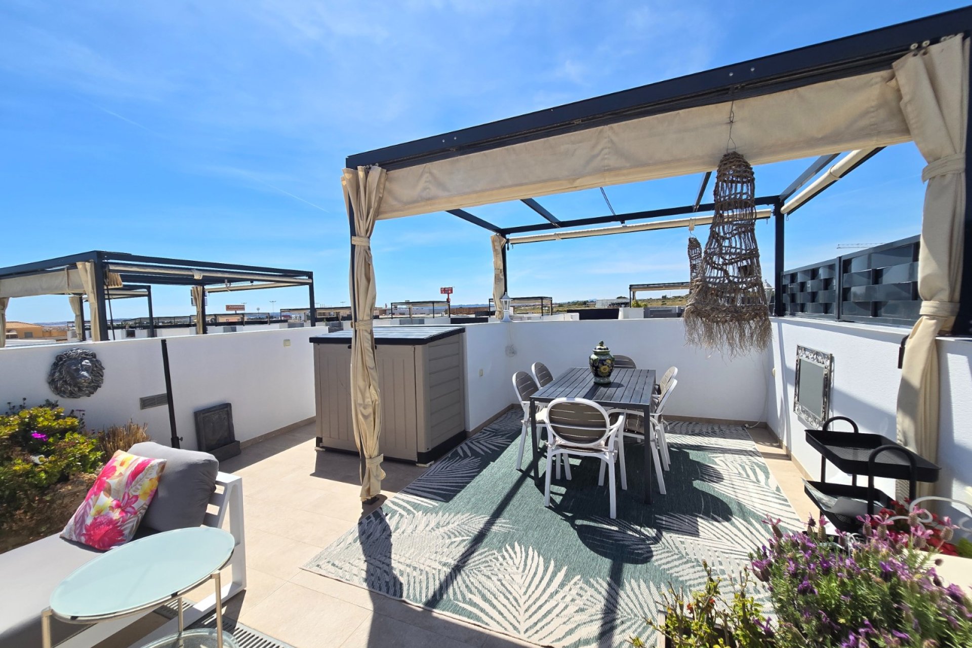 Reventa - Townhouse * -
Ciudad Quesada * - Doña Pepa *