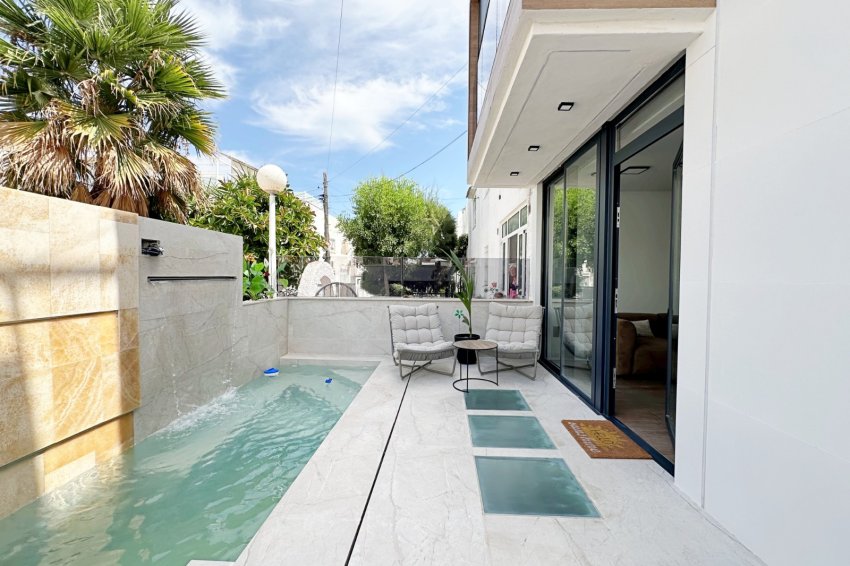 Reventa - Townhouse / Terraced House -
Torrevieja