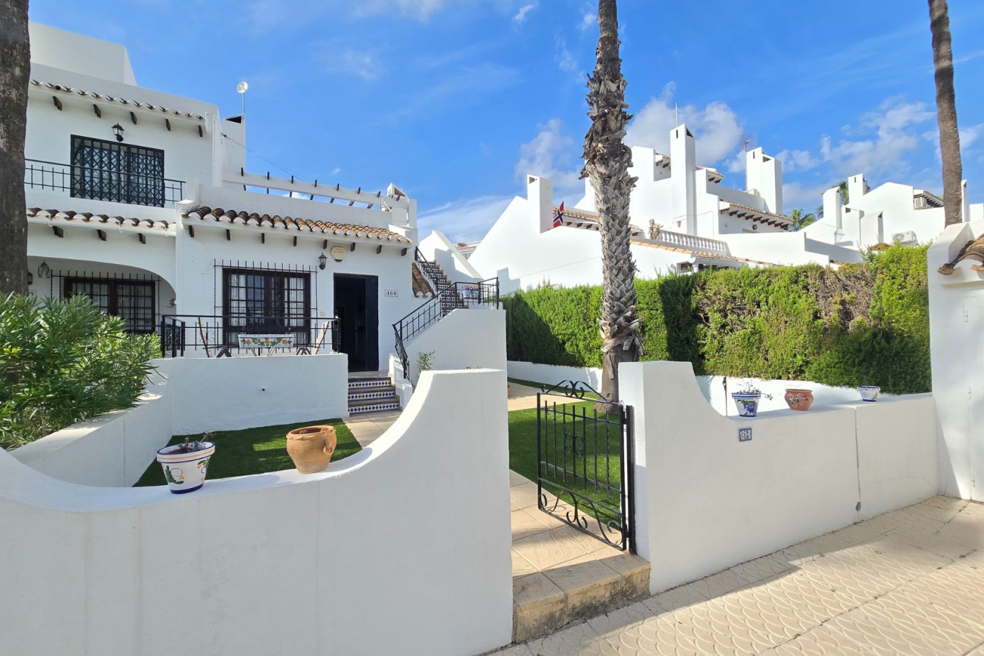 Reventa - Townhouse * -
Villamartin * - Los Dolses *