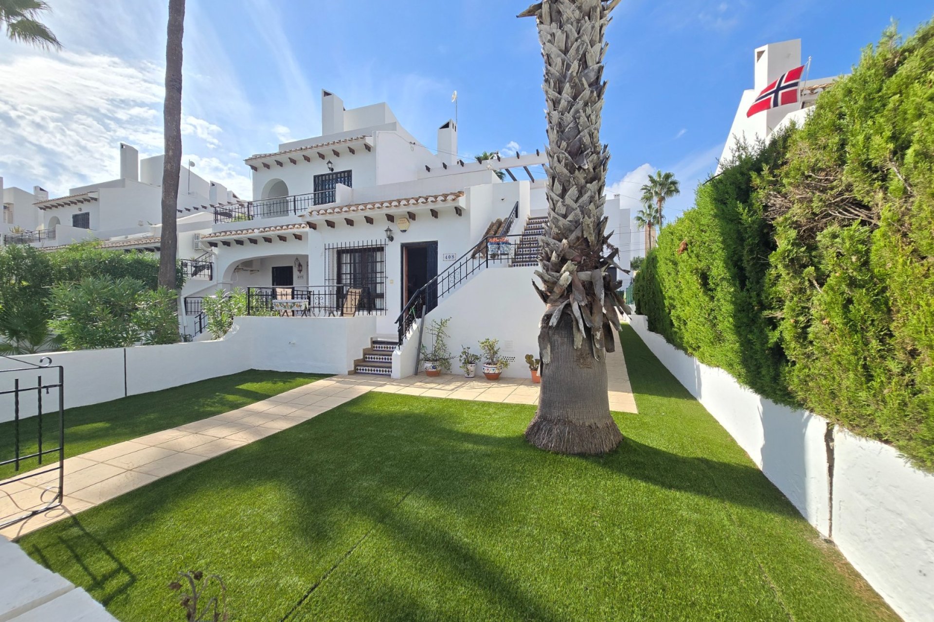 Reventa - Townhouse * -
Villamartin * - Los Dolses *