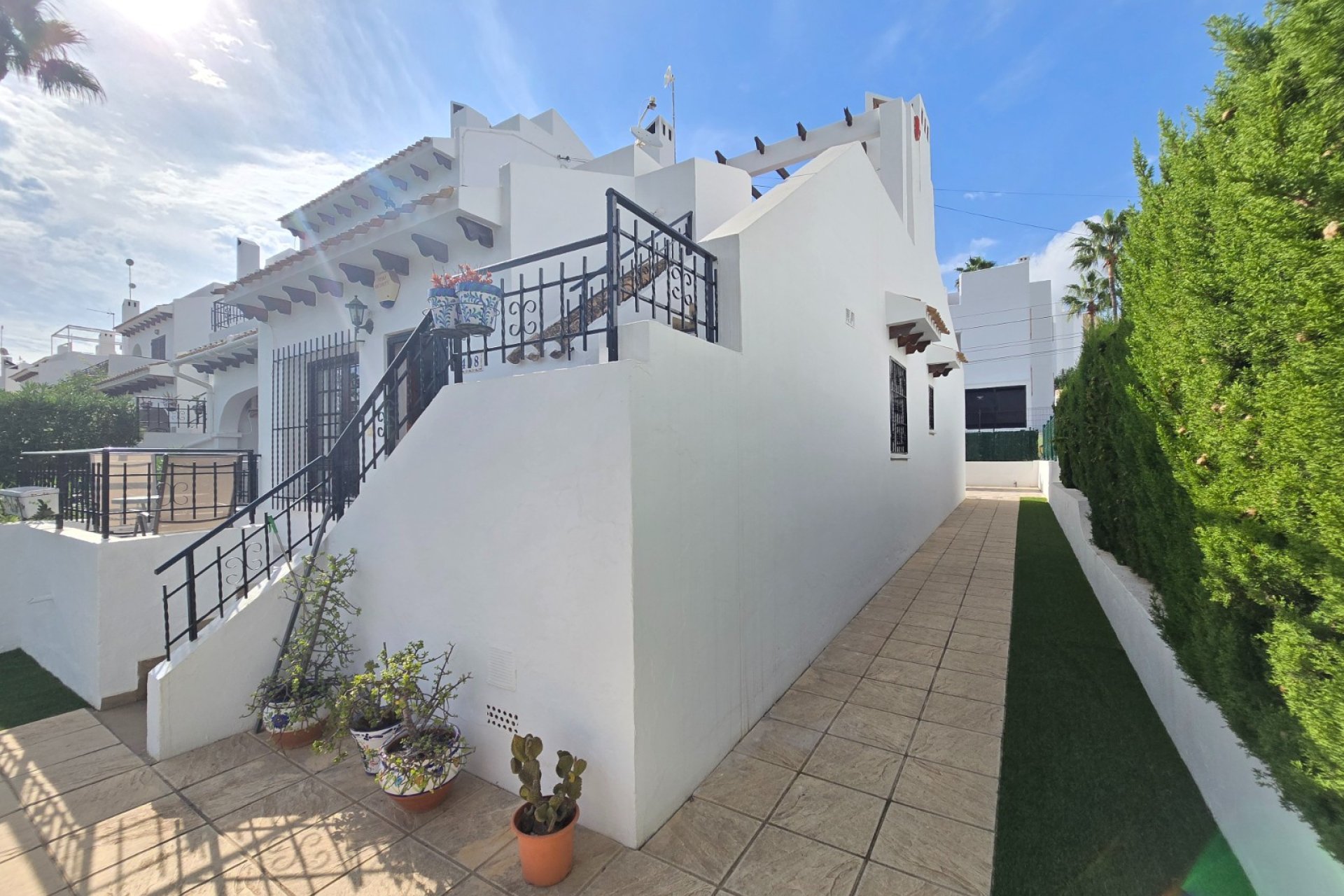 Reventa - Townhouse * -
Villamartin * - Los Dolses *
