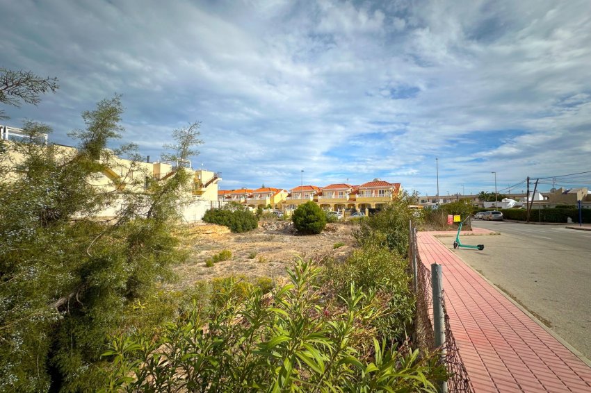 Reventa - Urban building plot -
Orihuela Costa - Playa Flamenca